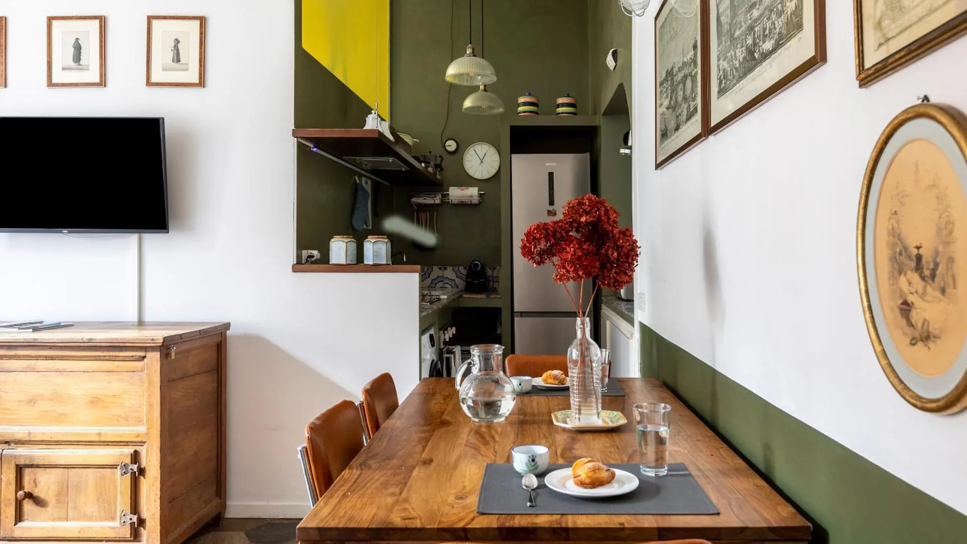 Colosseo Apartment- Heart Of Rione Monti Rome Italy