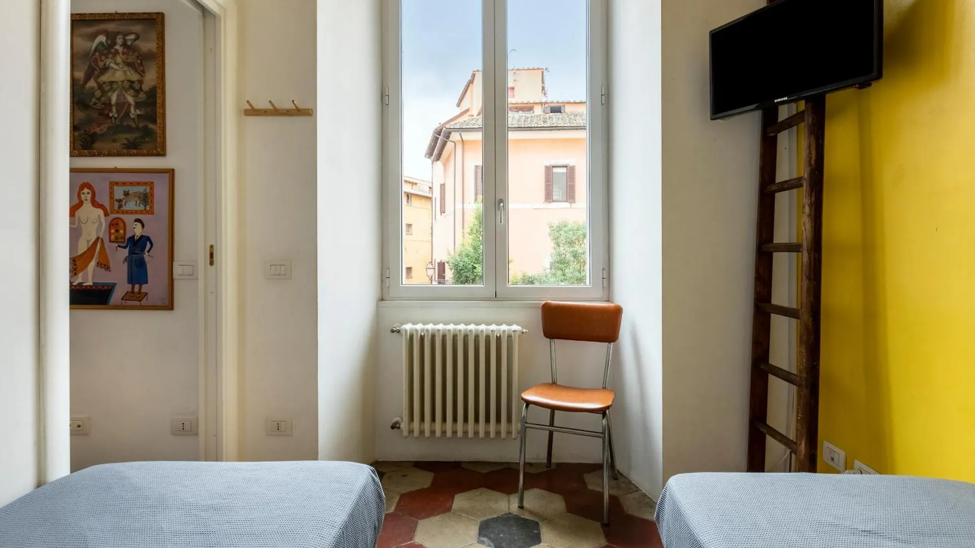 Colosseo Apartment- Heart Of Rione Monti Rome Apartment